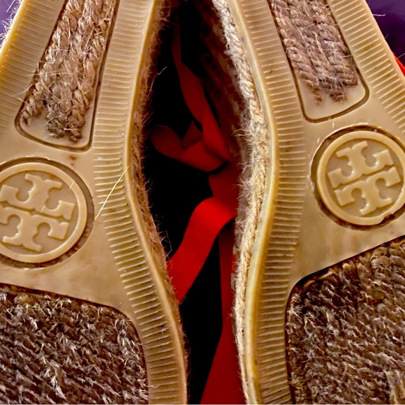 Tory Burch wrap wedge sandals - Picture 3 of 4